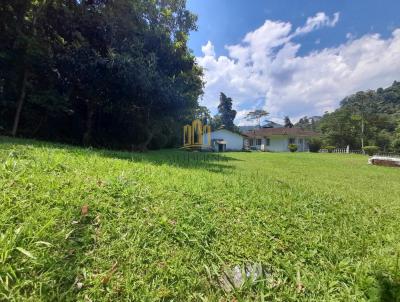 Casa para Venda, em Petr�polis, bairro Quitandinha, 3 dormit�rios, 2 banheiros, 2 vagas